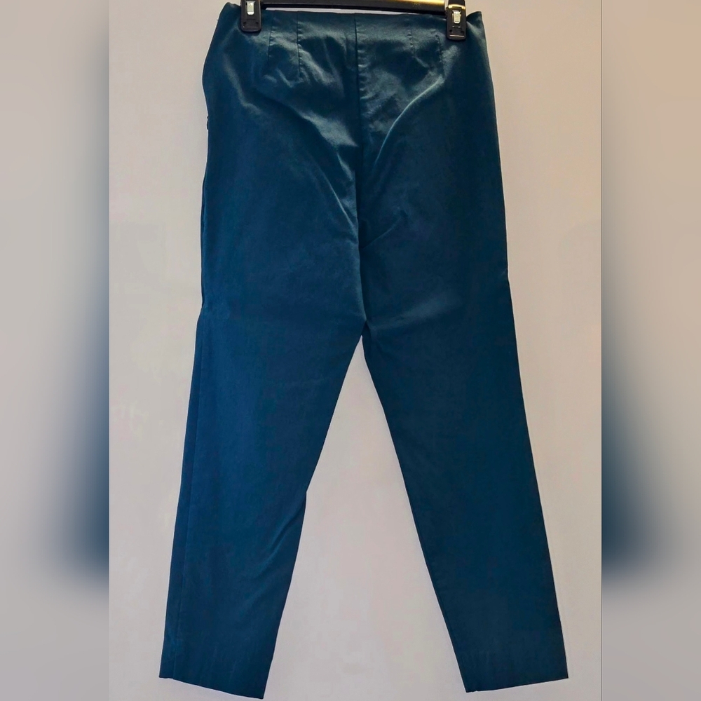 Women's pants green size 12/14 elastic waist.